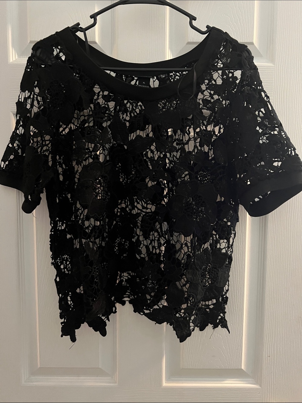 Rue21 Black Floral Crochet Crop Top